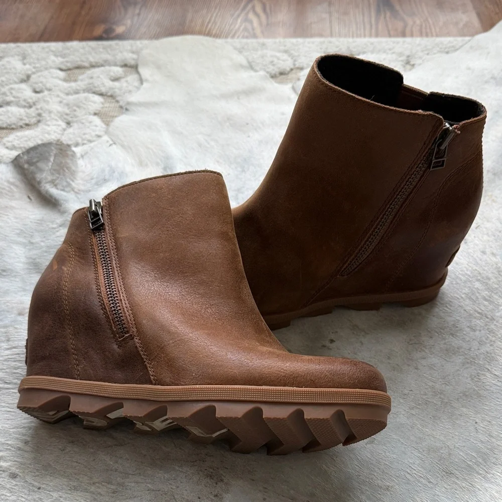 Sorel Joan of Arctic Brown Leather Ankle Boots - Picture 8 of 9
